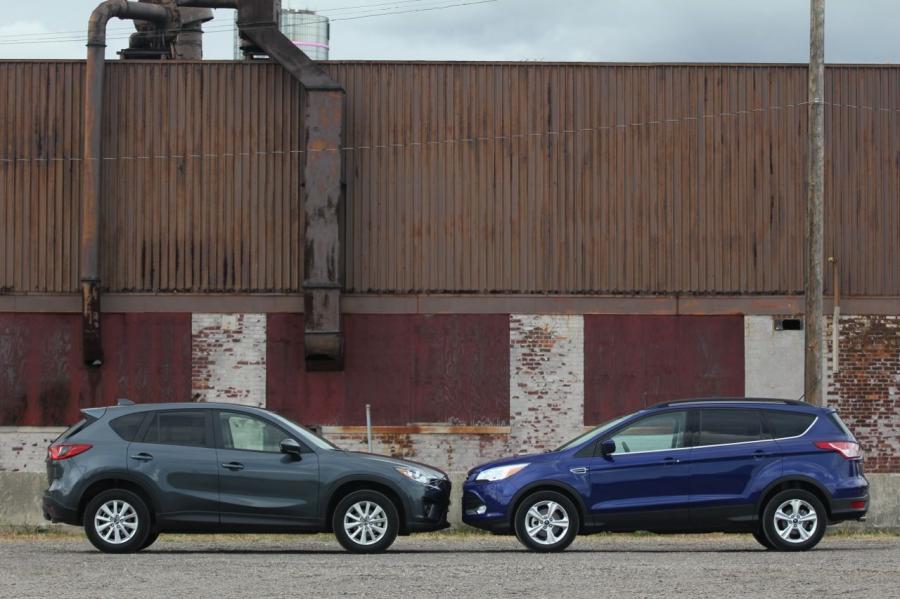  Ford Escape 2013 года  (фото 3 из 222)